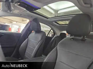 MERCEDES-BENZ C 300 AVANTGARDE Energizing Pano Distronic AHK