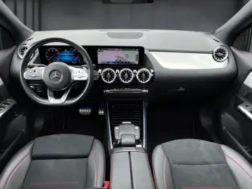 MERCEDES-BENZ GLA 200 4MATIC  AMG Night MBUX Sportau…