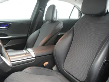 MERCEDES-BENZ C 200 9G-Tronic Avantgarde Distronic K…