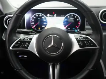 MERCEDES-BENZ C 200 9G-Tronic Avantgarde Distronic K…