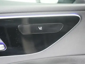MERCEDES-BENZ C 200 9G-Tronic Avantgarde Distronic K…