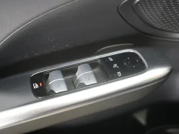 MERCEDES-BENZ C 200 9G-Tronic Avantgarde Distronic K…