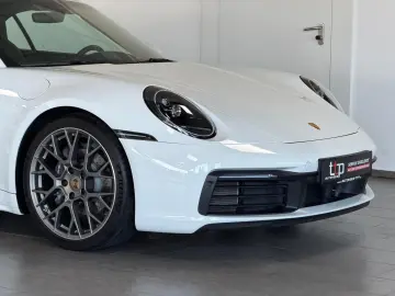 PORSCHE 992 Cabrio 4