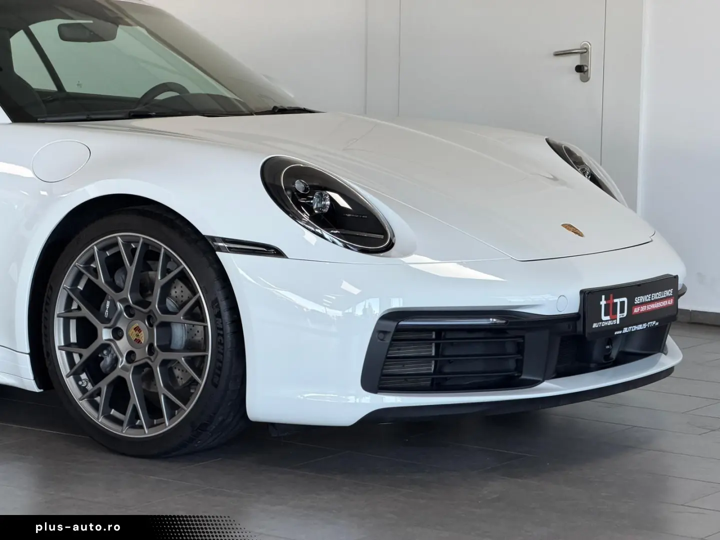 PORSCHE 992 Cabrio 4