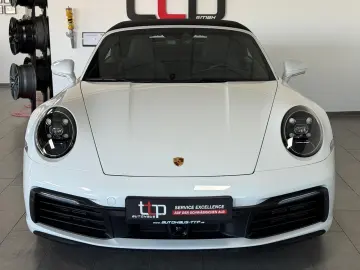 PORSCHE 992 Cabrio 4