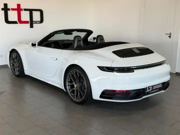 PORSCHE 992 Cabrio 4