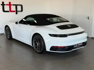 PORSCHE 992 Cabrio 4