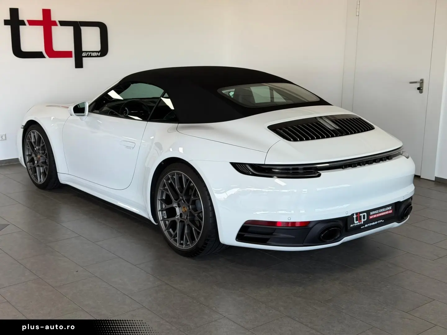 PORSCHE 992 Cabrio 4