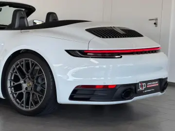 PORSCHE 992 Cabrio 4