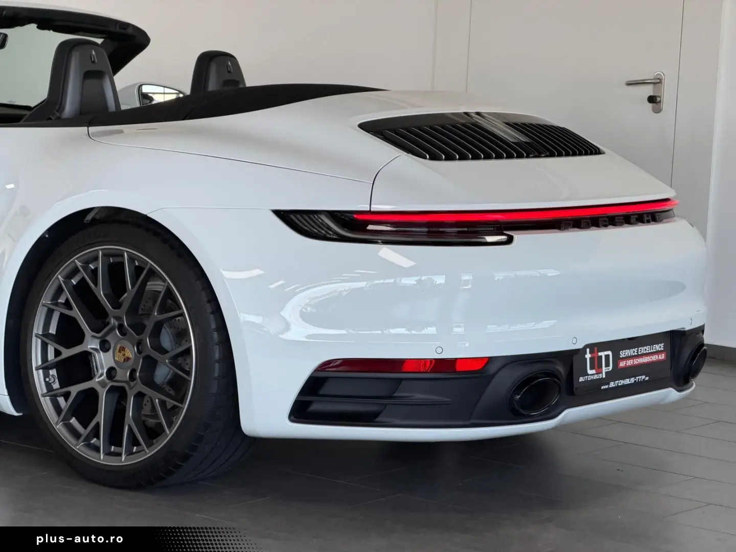 PORSCHE 992 Cabrio 4