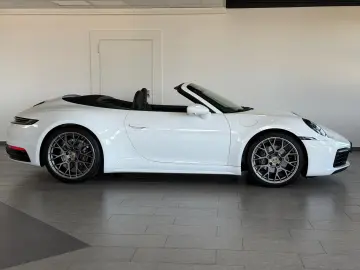 PORSCHE 992 Cabrio 4