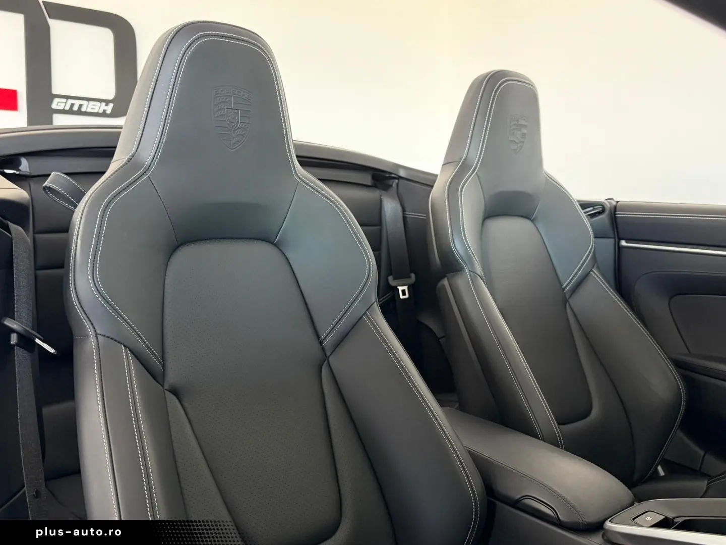 PORSCHE 992 Cabrio 4