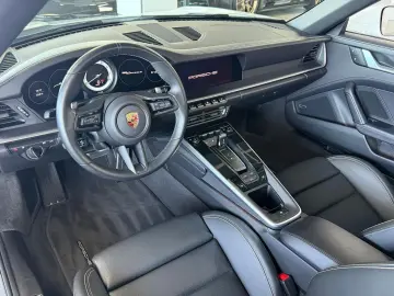 PORSCHE 992 Cabrio 4