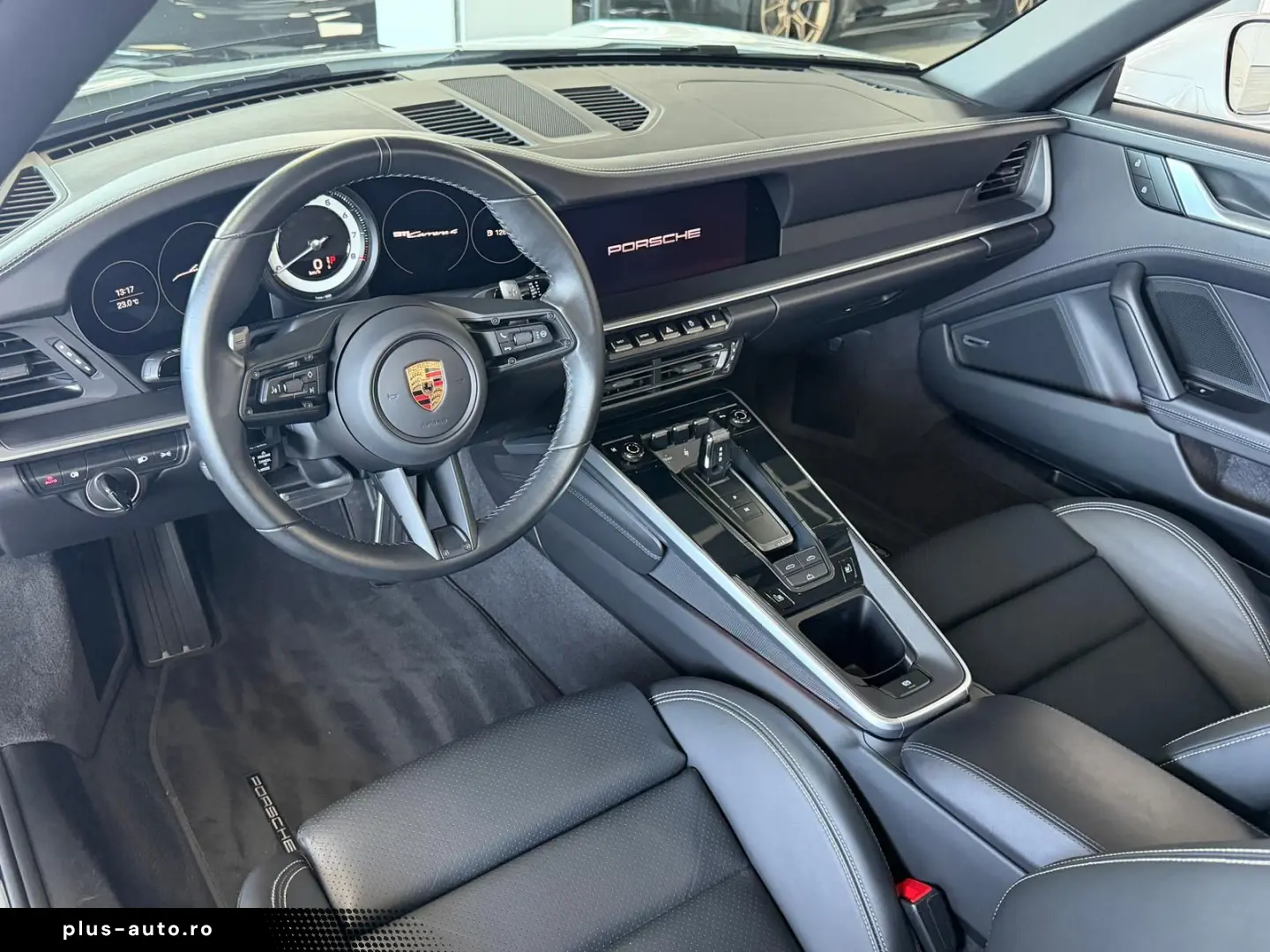 PORSCHE 992 Cabrio 4
