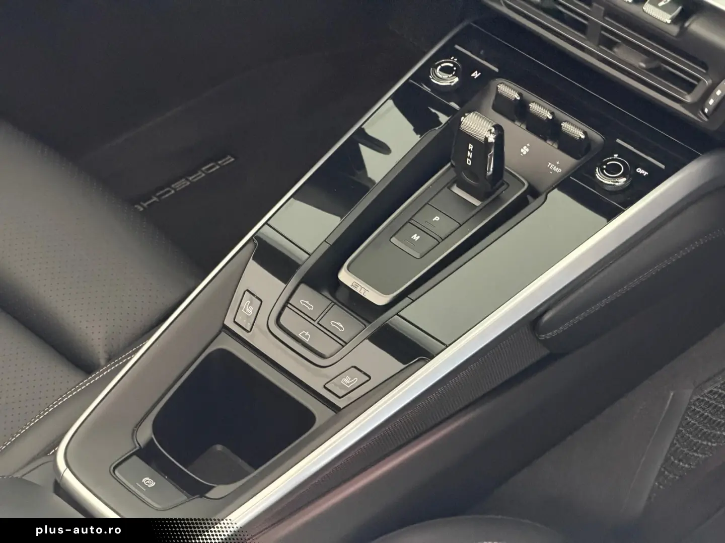 PORSCHE 992 Cabrio 4
