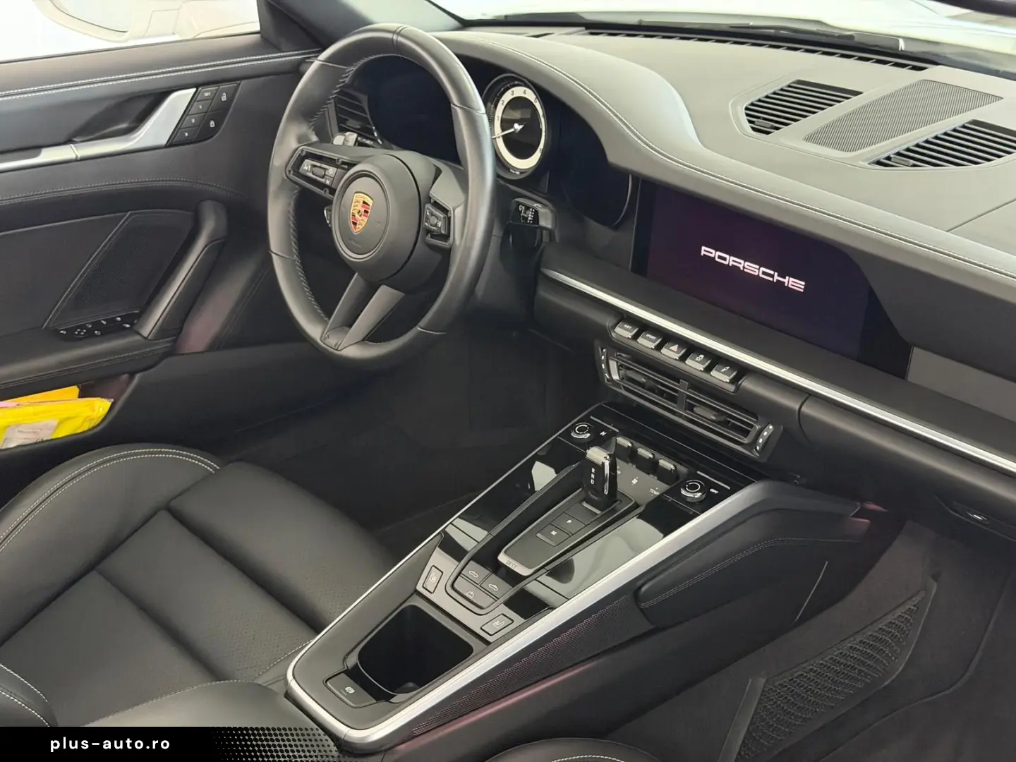 PORSCHE 992 Cabrio 4