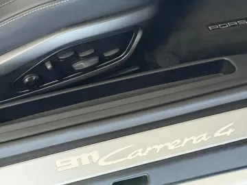 PORSCHE 992 Cabrio 4