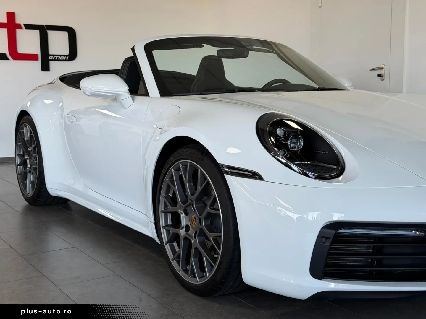 PORSCHE 992 Cabrio 4