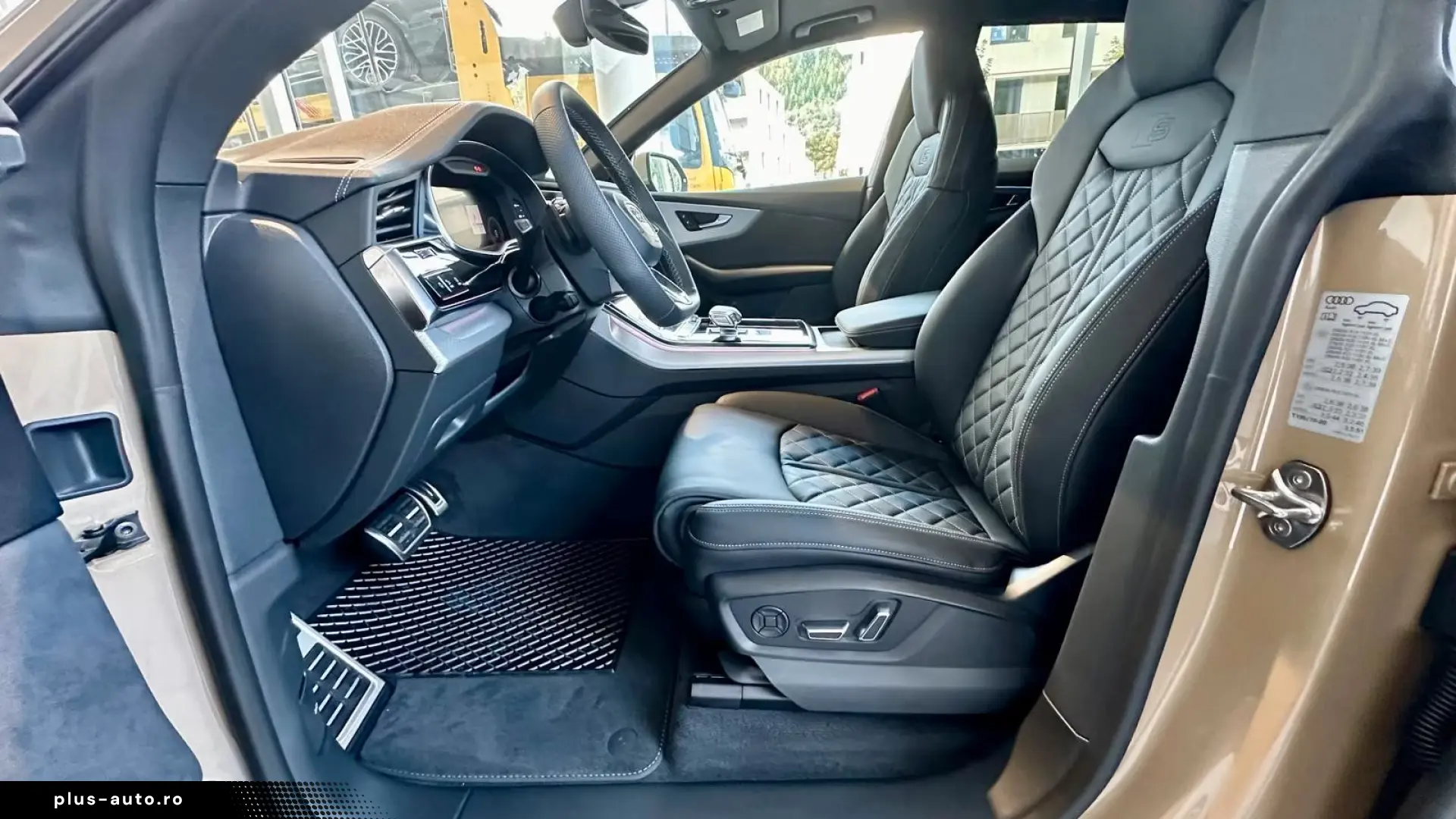 Audi Q8 50TDI Facelift MY26 gold-sw SLine Mtx Pan 23