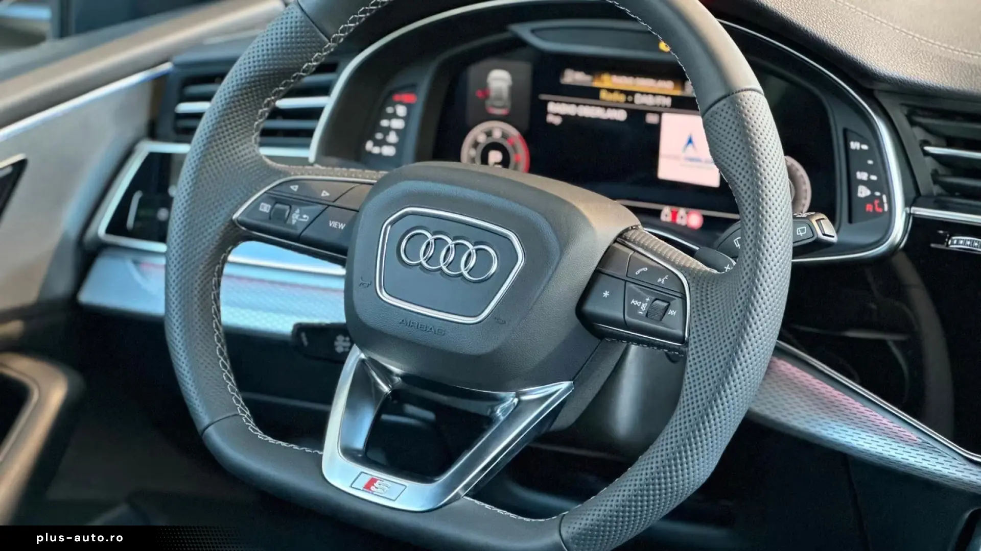 Audi Q8 50TDI Facelift MY26 gold-sw SLine Mtx Pan 23