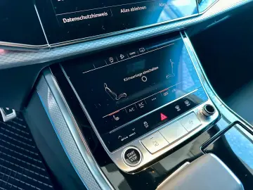 Audi Q8 50TDI Facelift MY26 gold-sw SLine Mtx Pan 23