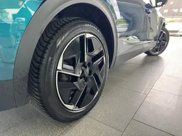 PEUGEOT 408 Plug-In Hybrid 225 GT