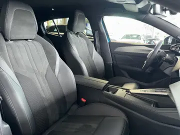PEUGEOT 408 Plug-In Hybrid 225 GT
