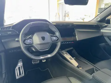 PEUGEOT 408 Plug-In Hybrid 225 GT