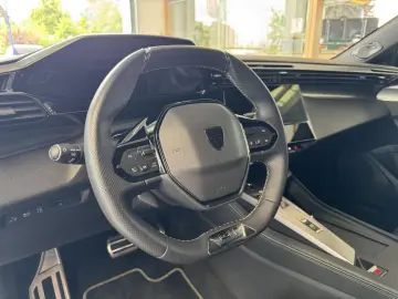 PEUGEOT 408 Plug-In Hybrid 225 GT