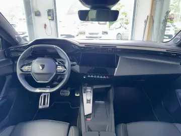 PEUGEOT 408 Plug-In Hybrid 225 GT