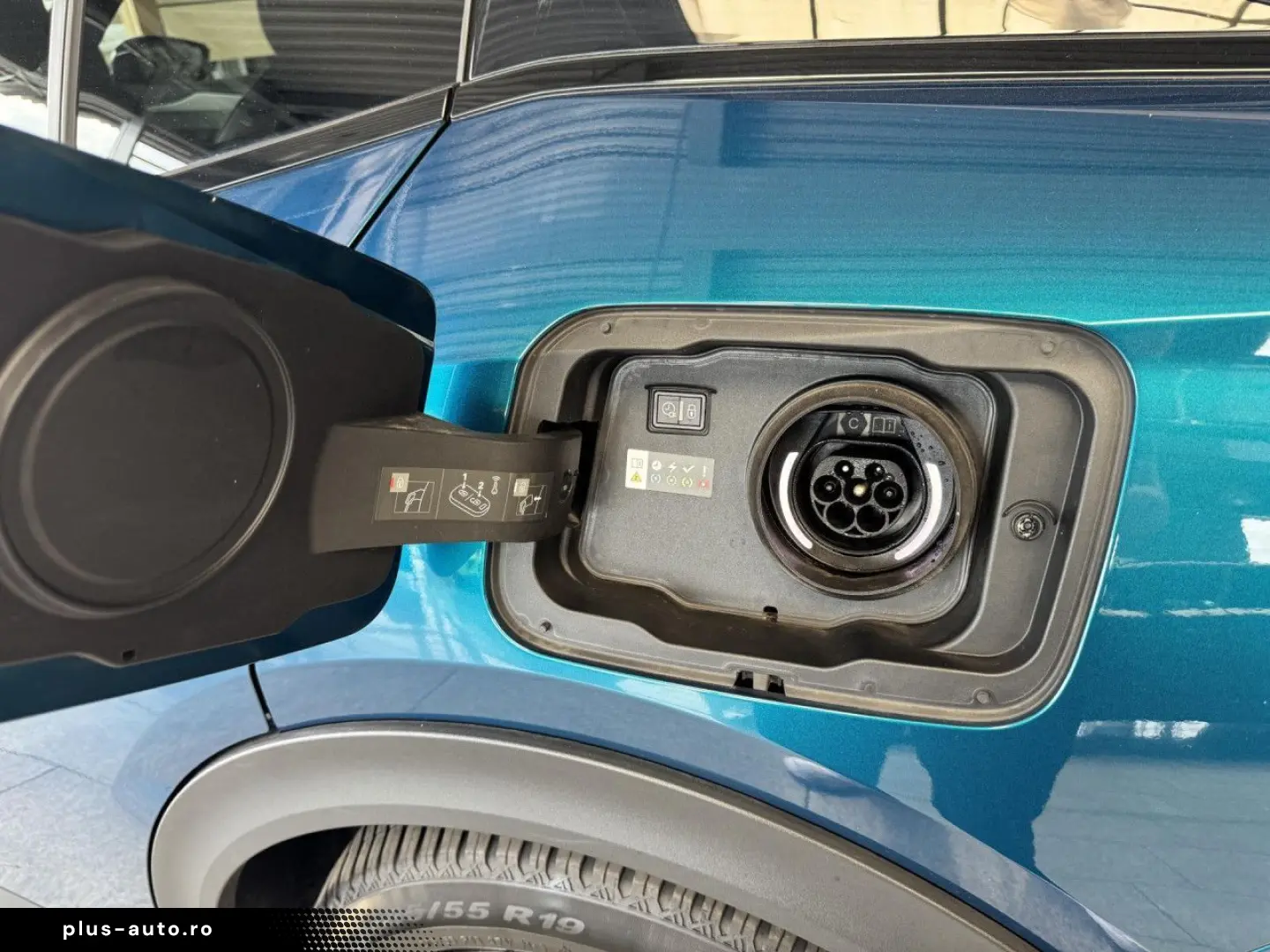 PEUGEOT 408 Plug-In Hybrid 225 GT