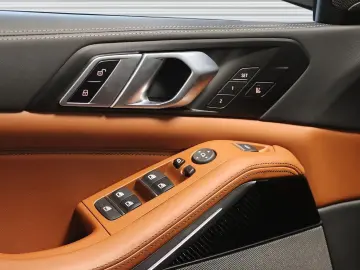 BMW X5 M60i xDrive Panorama-Glasdach Sky Lounge Driv