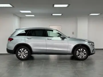 MERCEDES-BENZ GLC 220d 4MATIC LED KAMERA SHZ DISTR N…