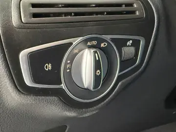 MERCEDES-BENZ GLC 220d 4MATIC LED KAMERA SHZ DISTR N…