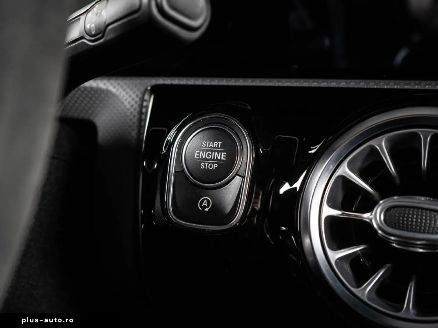 MERCEDES-BENZ AMG A45 S 4Matic  AMG TRACK BURMESTER
