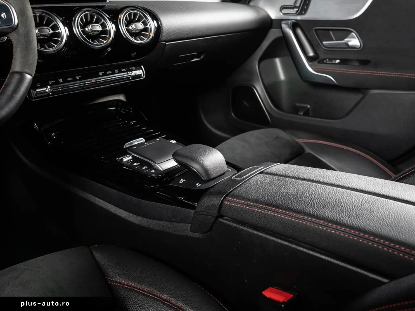 MERCEDES-BENZ AMG A45 S 4Matic  AMG TRACK BURMESTER