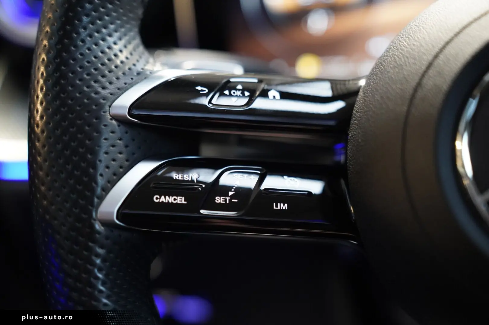 MERCEDES-BENZ GLC 220 d 4M AMG Line Vielspeiche Panorama AHK
