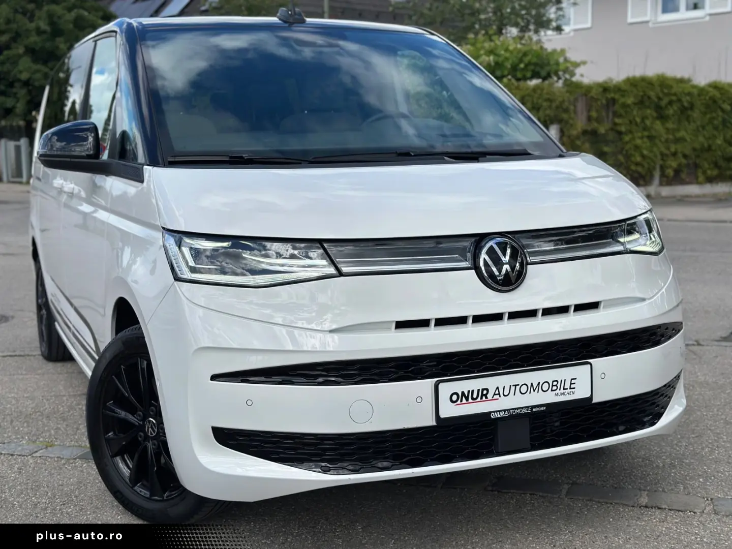 VW T7 Multivan Edition LÜ Navi HuD Pano AHK ACC H&K