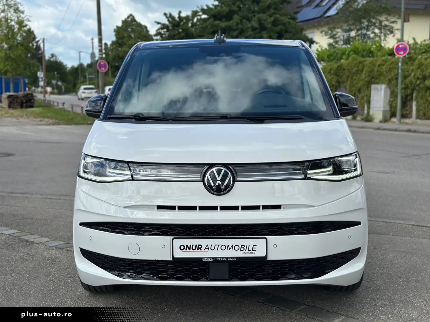 VW T7 Multivan Edition LÜ Navi HuD Pano AHK ACC H&K