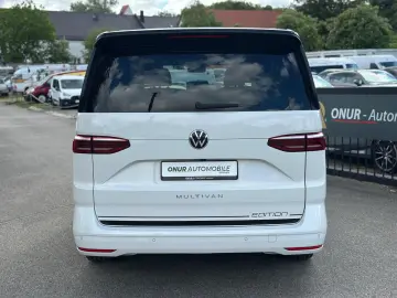 VW T7 Multivan Edition LÜ Navi HuD Pano AHK ACC H&K