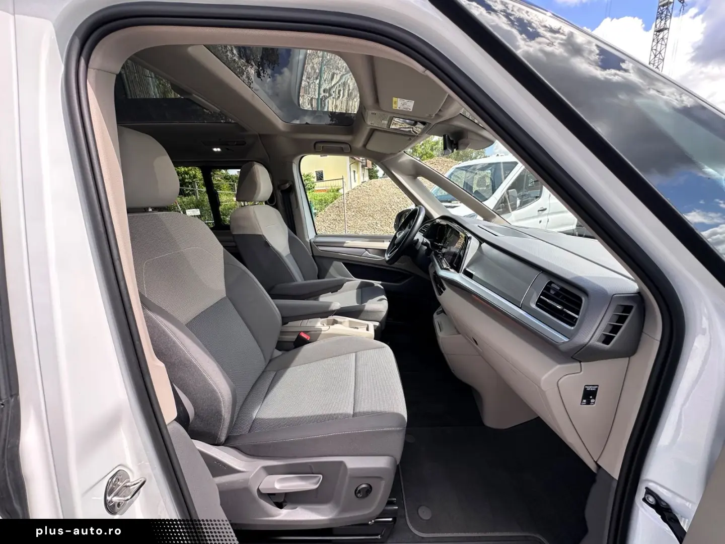 VW T7 Multivan Edition LÜ Navi HuD Pano AHK ACC H&K