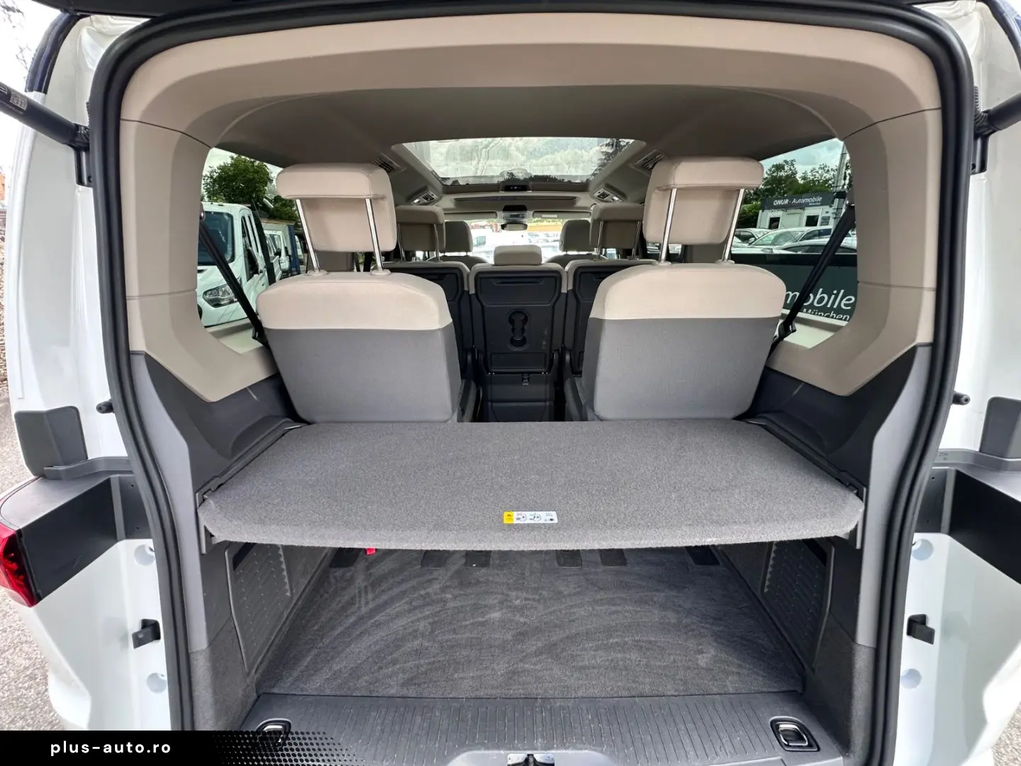 VW T7 Multivan Edition LÜ Navi HuD Pano AHK ACC H&K