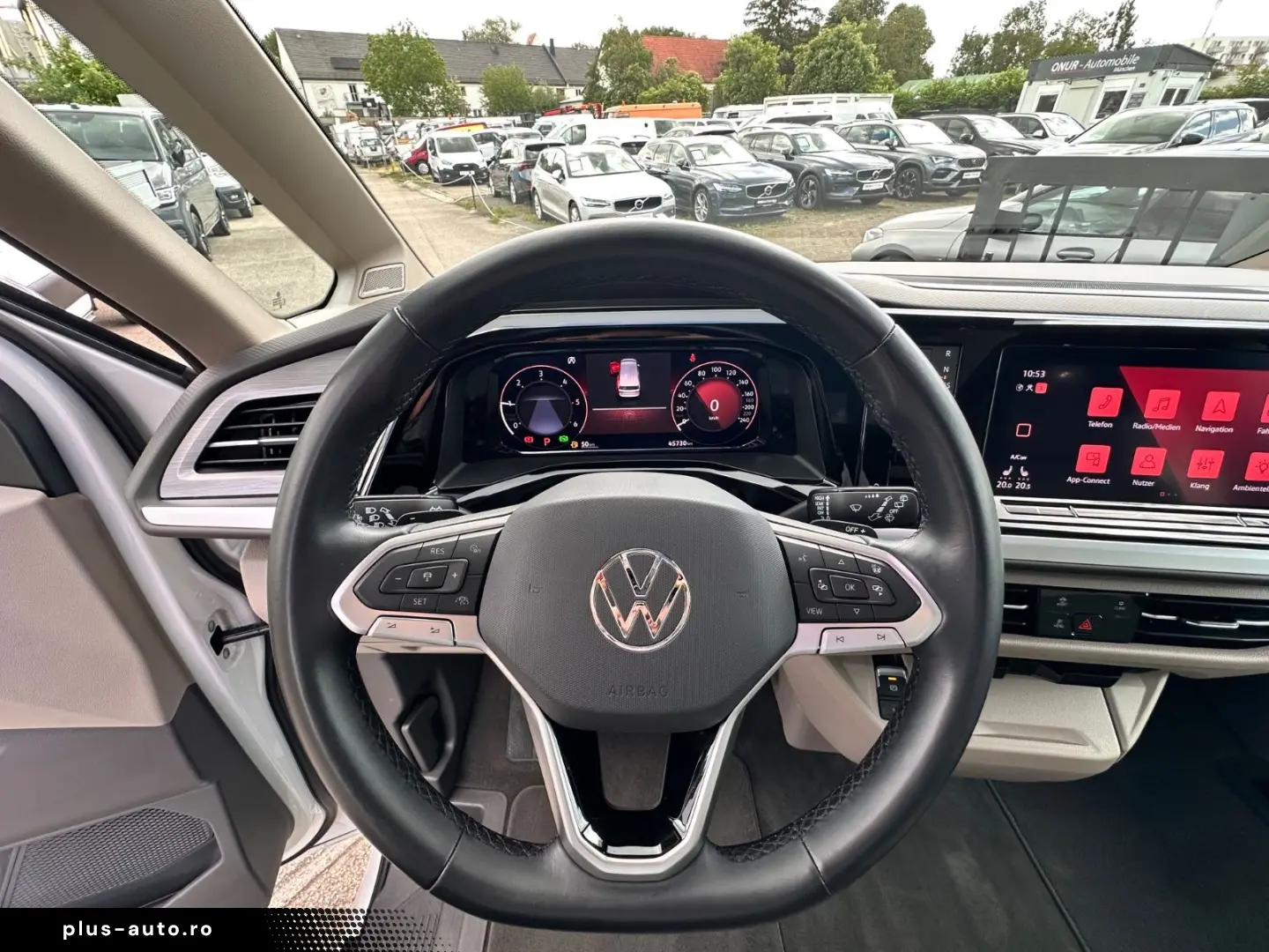 VW T7 Multivan Edition LÜ Navi HuD Pano AHK ACC H&K