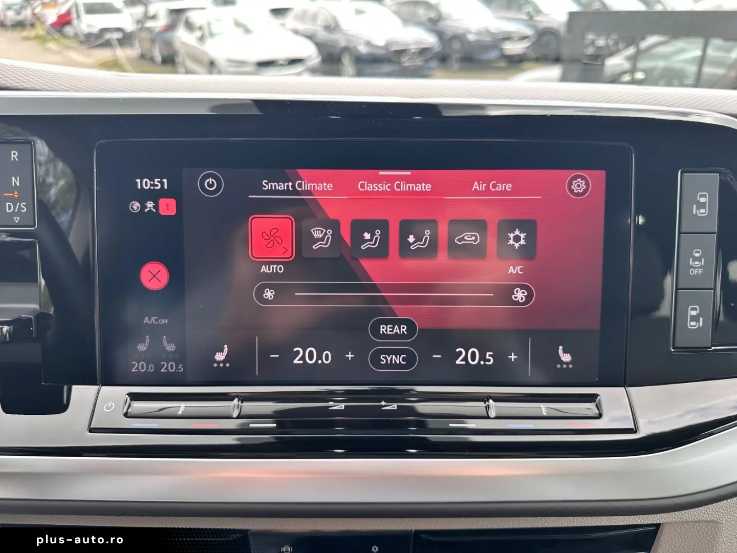 VW T7 Multivan Edition LÜ Navi HuD Pano AHK ACC H&K