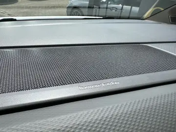 VW T7 Multivan Edition LÜ Navi HuD Pano AHK ACC H&K