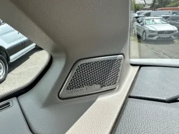 VW T7 Multivan Edition LÜ Navi HuD Pano AHK ACC H&K