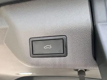 VW T7 Multivan Edition LÜ Navi HuD Pano AHK ACC H&K