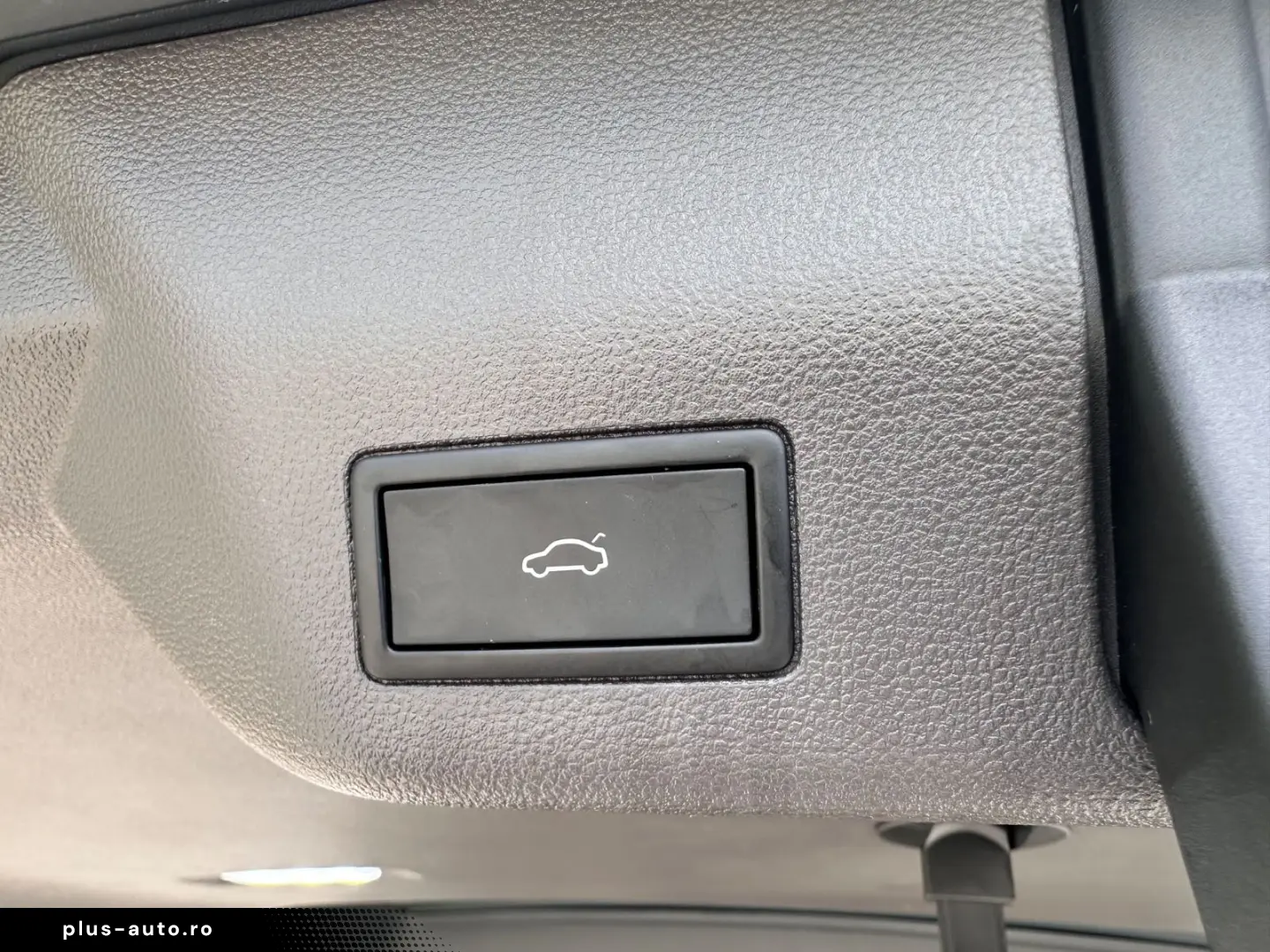 VW T7 Multivan Edition LÜ Navi HuD Pano AHK ACC H&K