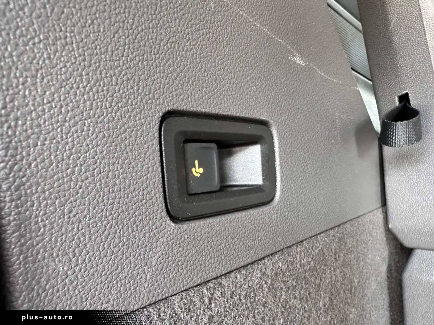 VW T7 Multivan Edition LÜ Navi HuD Pano AHK ACC H&K