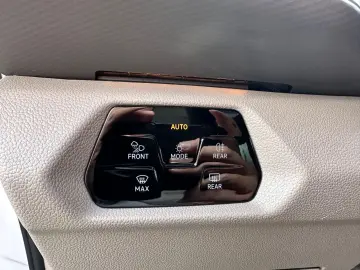 VW T7 Multivan Edition LÜ Navi HuD Pano AHK ACC H&K